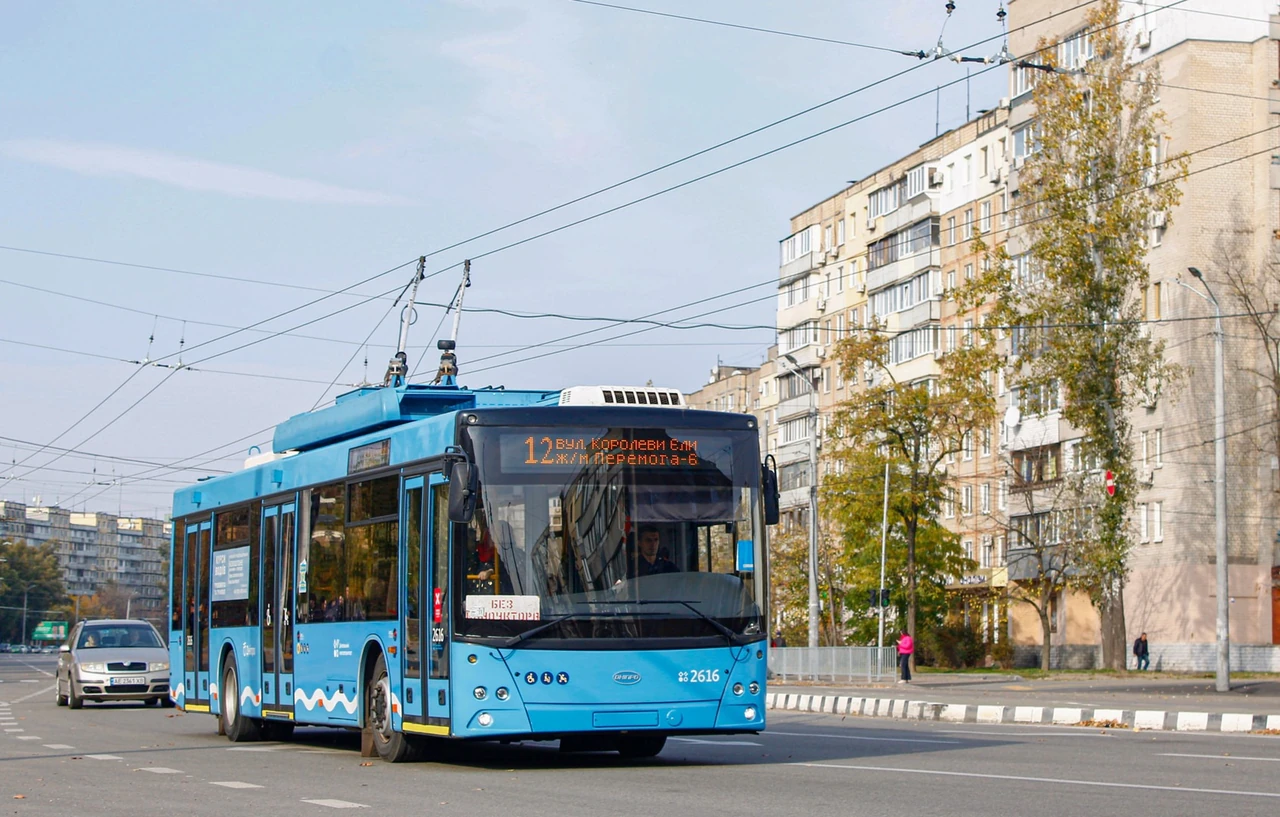 12 тролейбус Полтава: як сісти і не чекати даремно